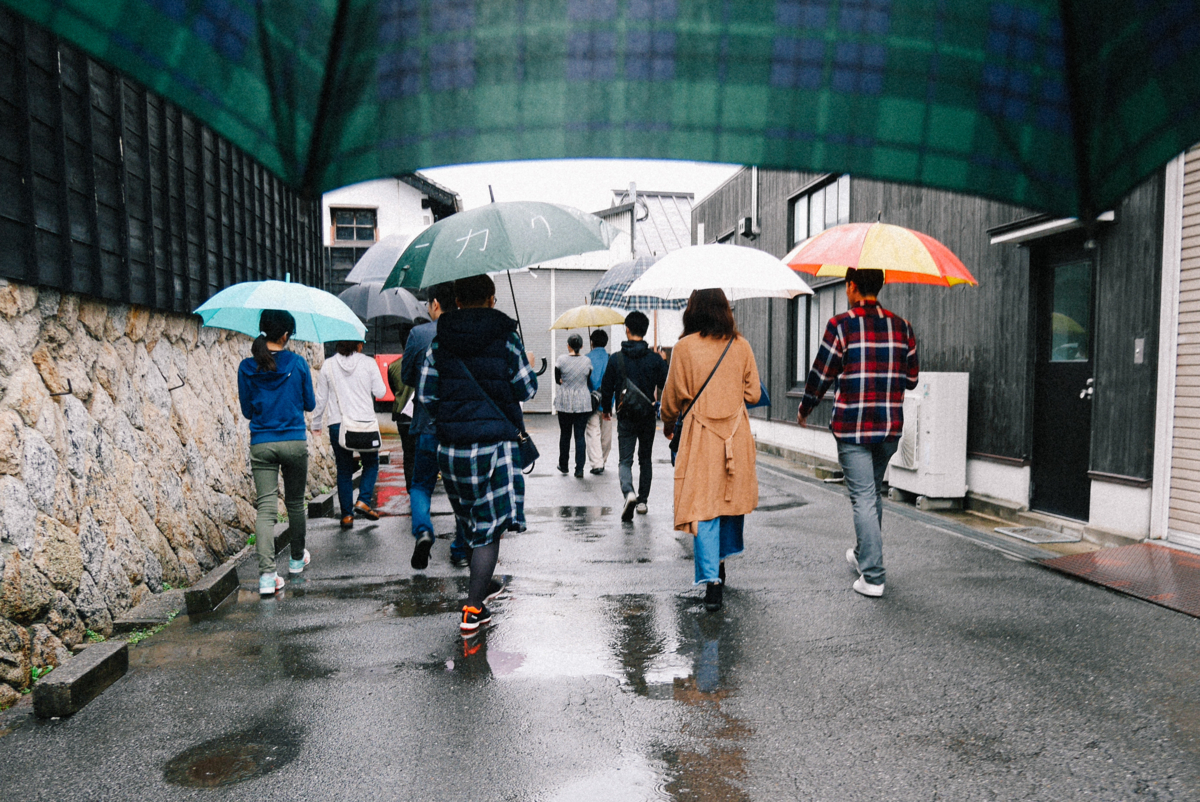 雨の日　写真　傘