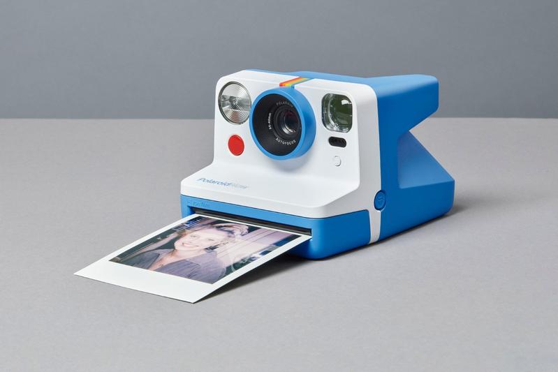 Polaroid Now　ブルー