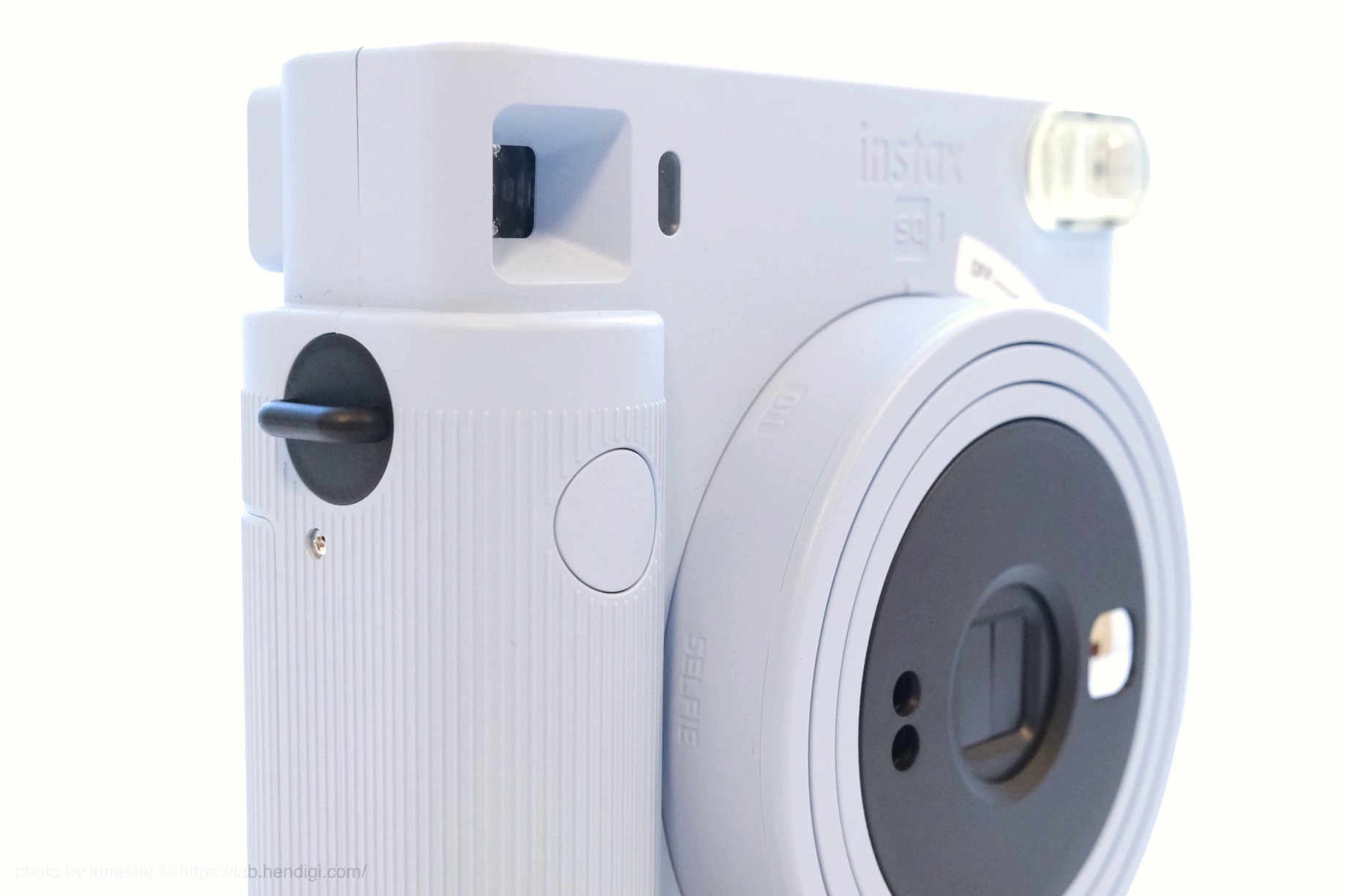 カメラ フィルムカメラ instax SQUARE SQ1 レビュー：シンプルで可愛いスクエアタイプのチェキ 