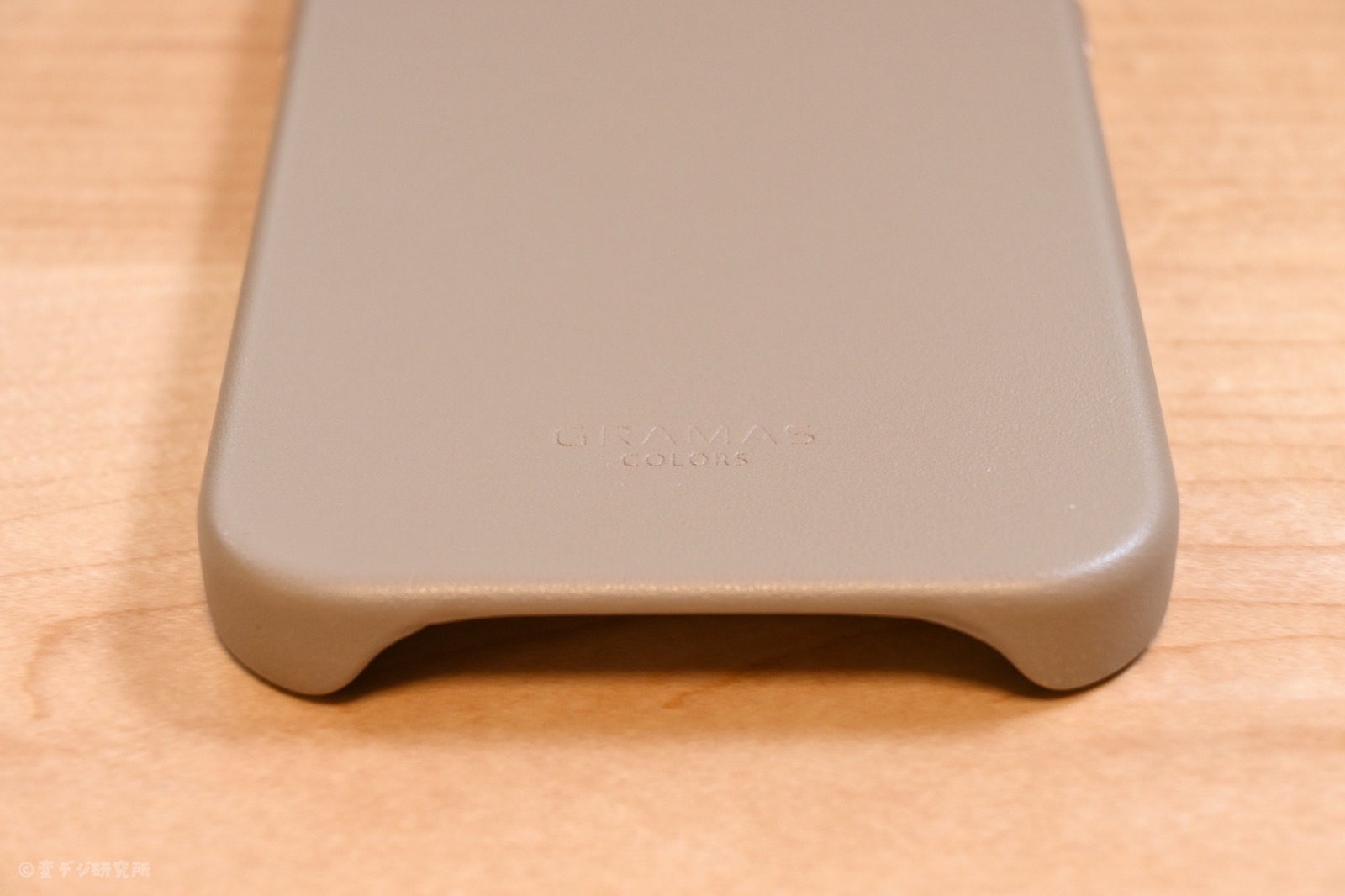 GRAMAS COLORS　iPhone 14 Pro PUレザーケース